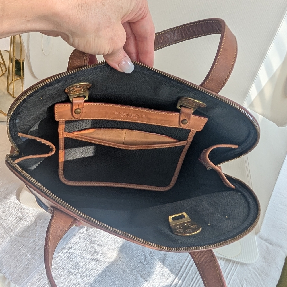 Vintage Dooney & Bourke No. B06640 Cabriolet Zip Satchel, Navy Canvas & Leather - Picture 11 of 15